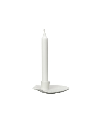 Malý svícen SHELL, bílý BYON Front Malý svícen SHELL, bílý BYON Front
