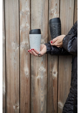 LOKE TRAVEL MUG, LOCKING FUNCTION S, BLACK/WHITE LOKE TRAVEL MUG, LOCKING FUNCTION S, BLACK/WHITE
