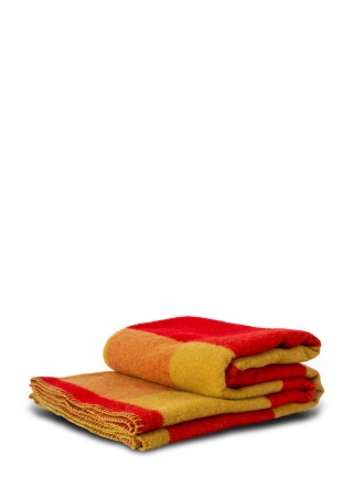 Merino deka EMBRACE, červeno-žlutá BYON Front Merino deka EMBRACE, červeno-žlutá BYON Front