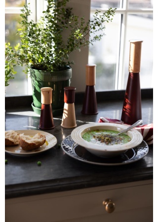 Mlýnek na pepř a sůl GURKEN, medium, červená/hnědá Mlýnek na pepř a sůl GURKEN, medium, červená/hnědá