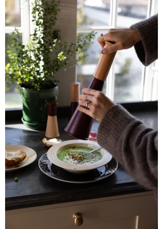 Mlýnek na pepř a sůl GORKEN, velký, červeno-hnědý Mlýnek na pepř a sůl GORKEN, velký, červeno-hnědý