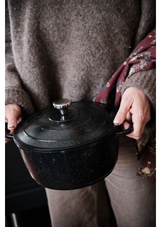 Hrnec ISAK CASSEROLE, černý Hrnec ISAK CASSEROLE, černý